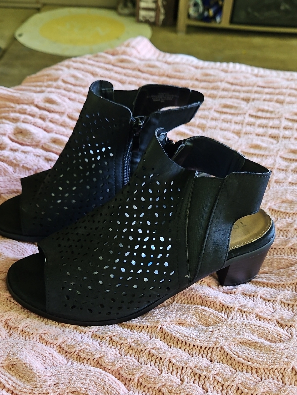 Torrid Women's Black Laser-Cut Peep-Toe Block Heel Sandals 6W